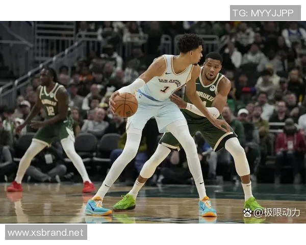 字母哥31分钟狂轰37+11！雄鹿客场击溃国王，拉文复出难救五连败